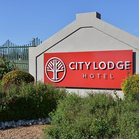 City Lodge Hotel Johannesburg Airport, Barbara Road Кемптън Парк Екстериор снимка