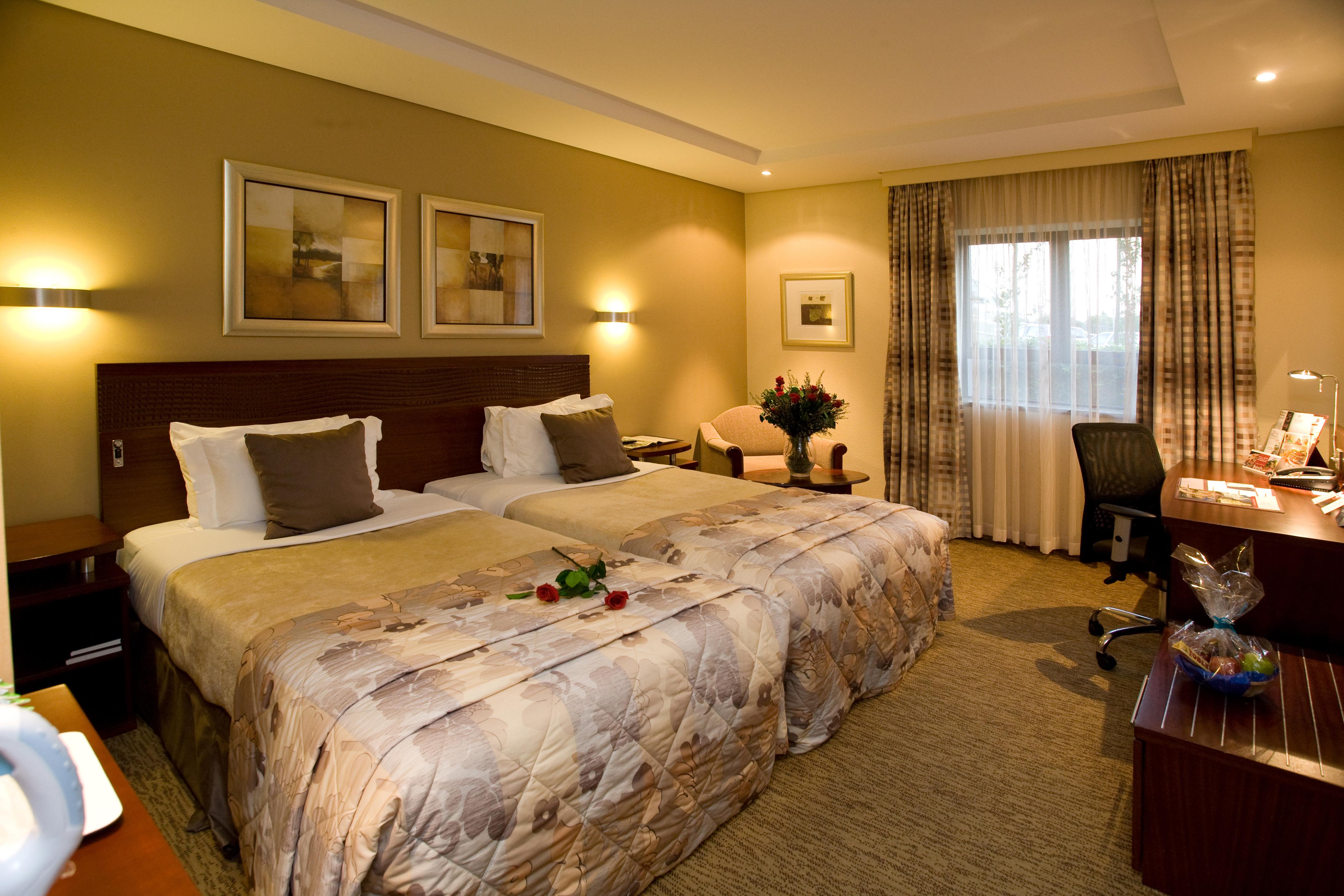 City Lodge Hotel Johannesburg Airport, Barbara Road Кемптън Парк Екстериор снимка