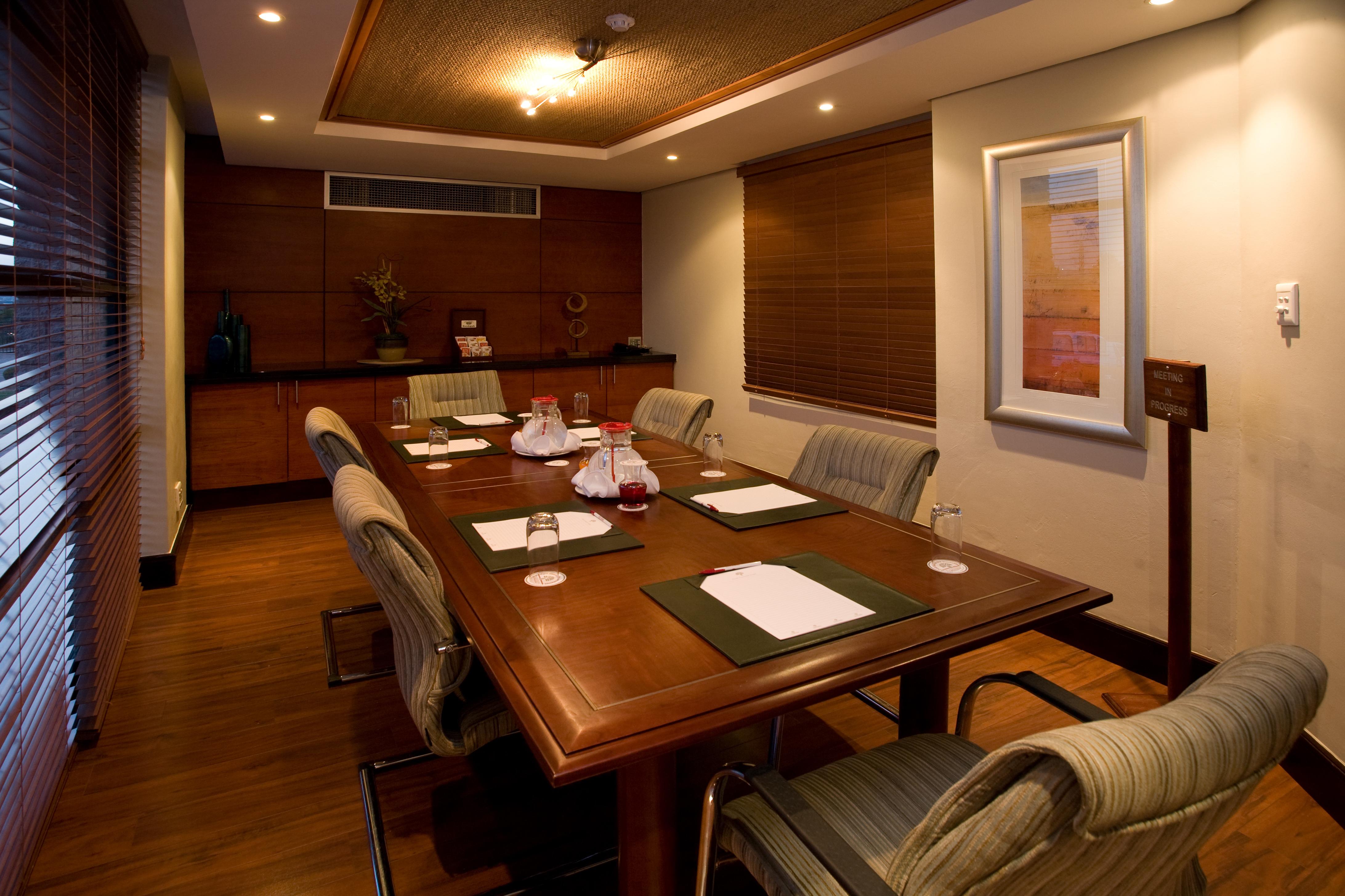City Lodge Hotel Johannesburg Airport, Barbara Road Кемптън Парк Екстериор снимка