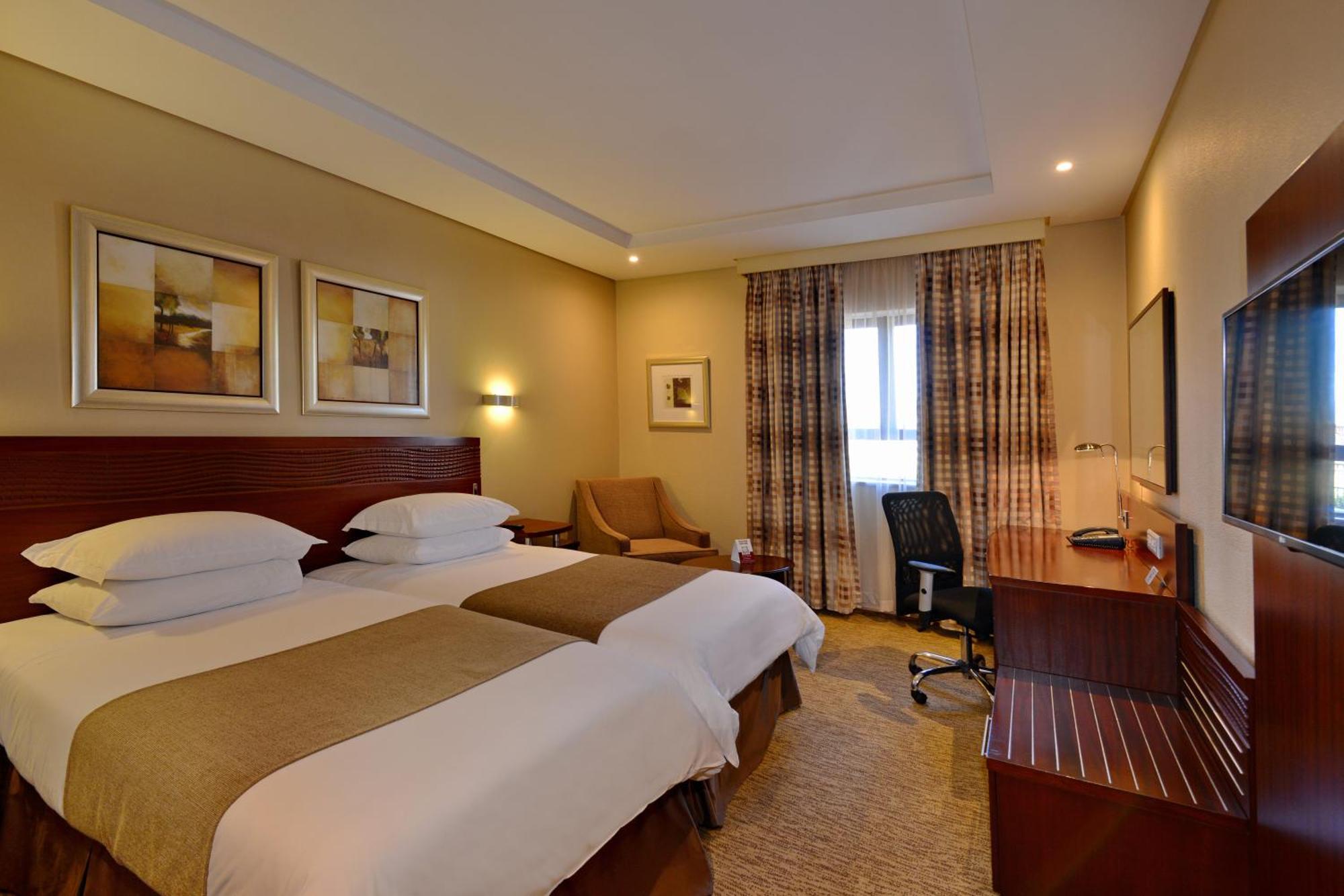 City Lodge Hotel Johannesburg Airport, Barbara Road Кемптън Парк Екстериор снимка