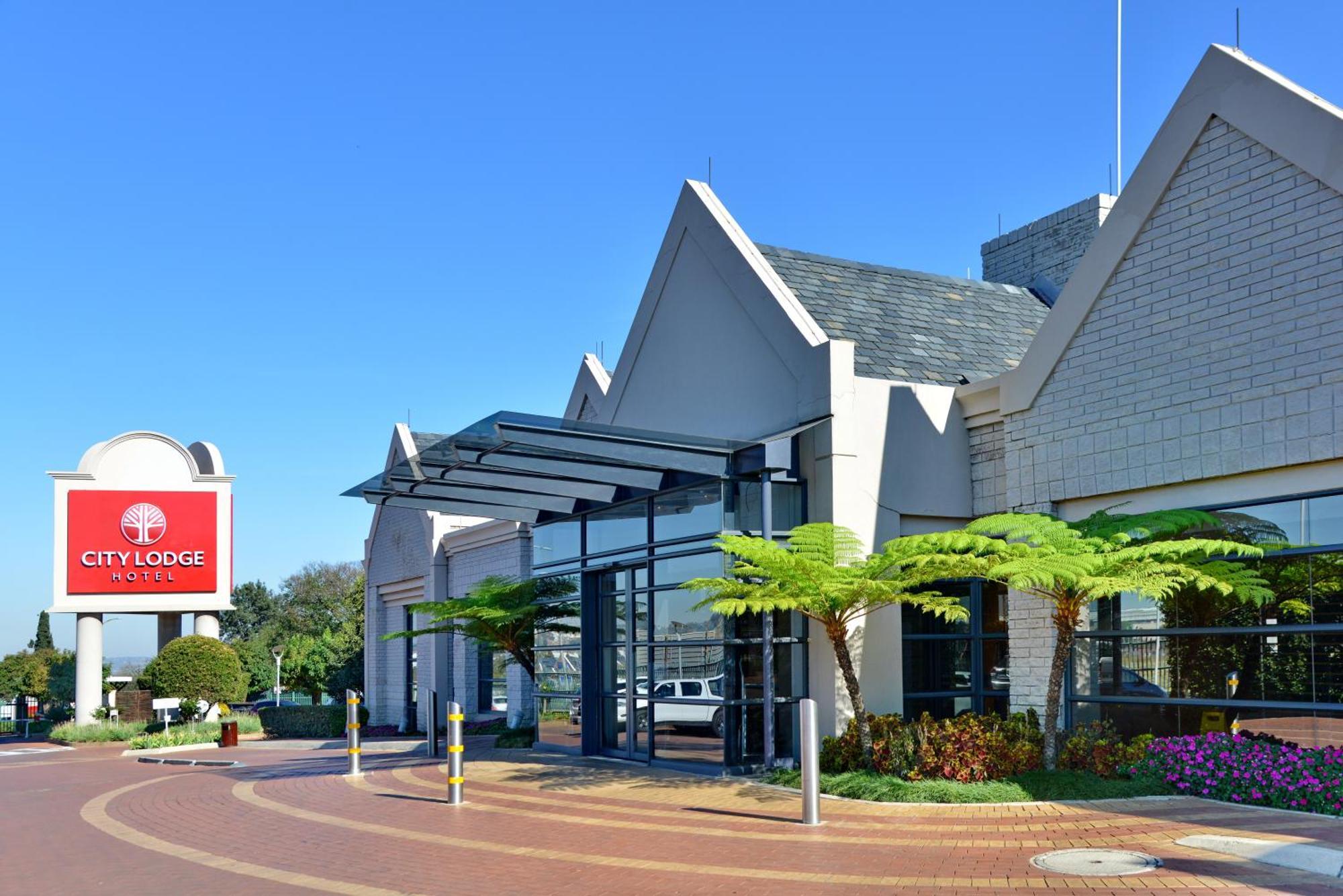 City Lodge Hotel Johannesburg Airport, Barbara Road Кемптън Парк Екстериор снимка