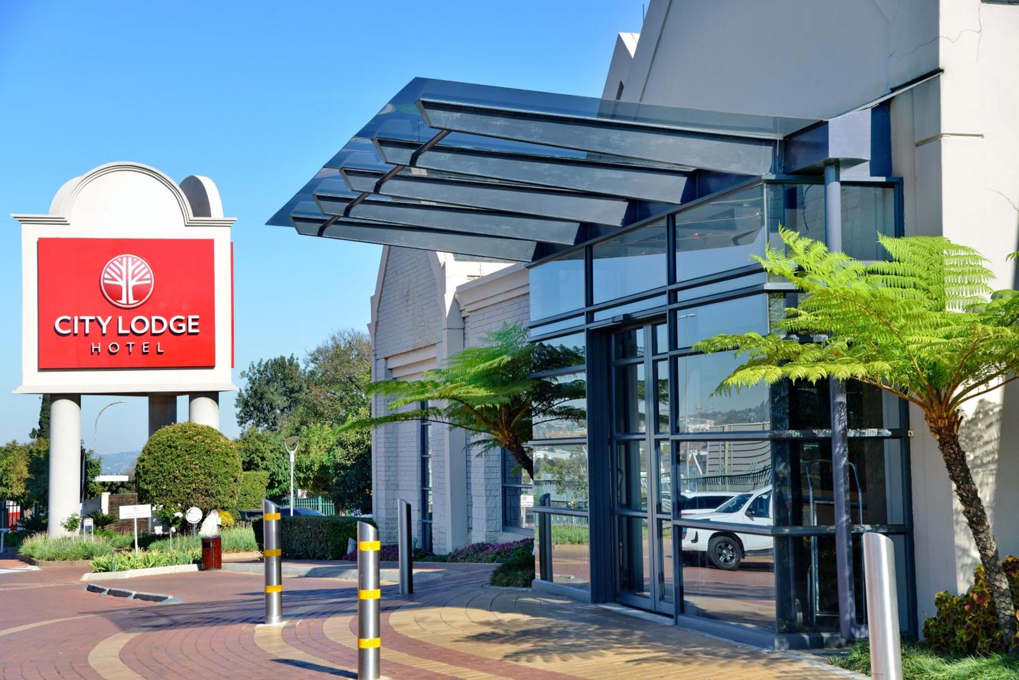 City Lodge Hotel Johannesburg Airport, Barbara Road Кемптън Парк Екстериор снимка