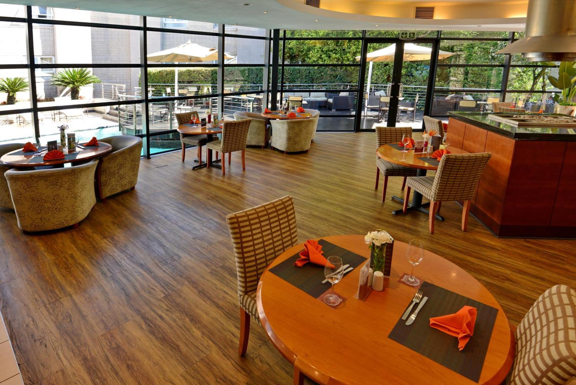 City Lodge Hotel Johannesburg Airport, Barbara Road Кемптън Парк Екстериор снимка