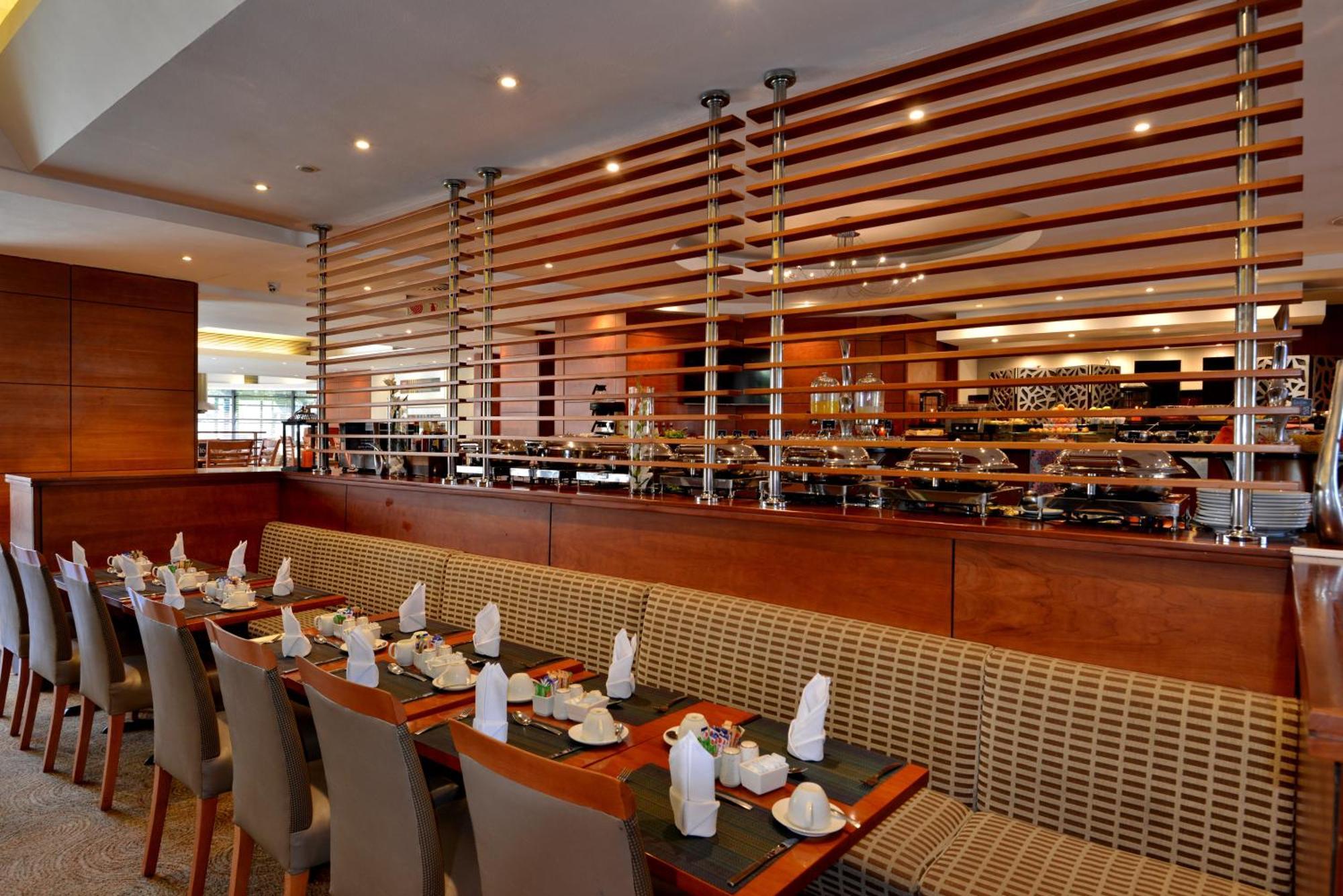 City Lodge Hotel Johannesburg Airport, Barbara Road Кемптън Парк Екстериор снимка